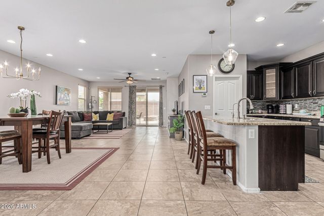 7657 S DEBRA Drive, Gilbert, AZ 85298