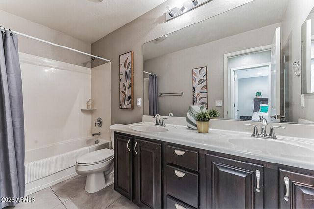 7657 S DEBRA Drive, Gilbert, AZ 85298