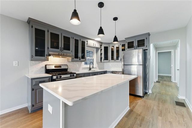 10 Cochran SE Road, Marietta, GA 30060