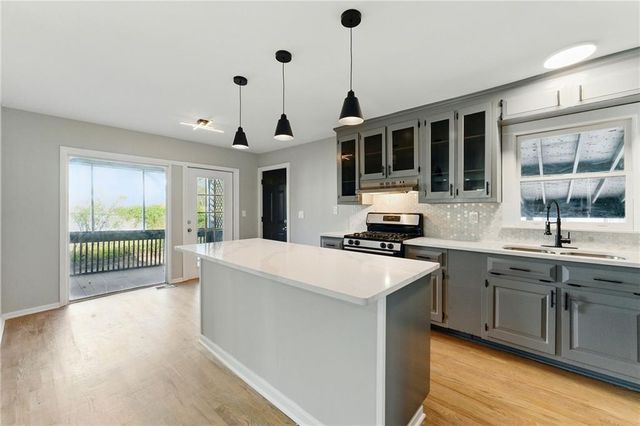 10 Cochran SE Road, Marietta, GA 30060