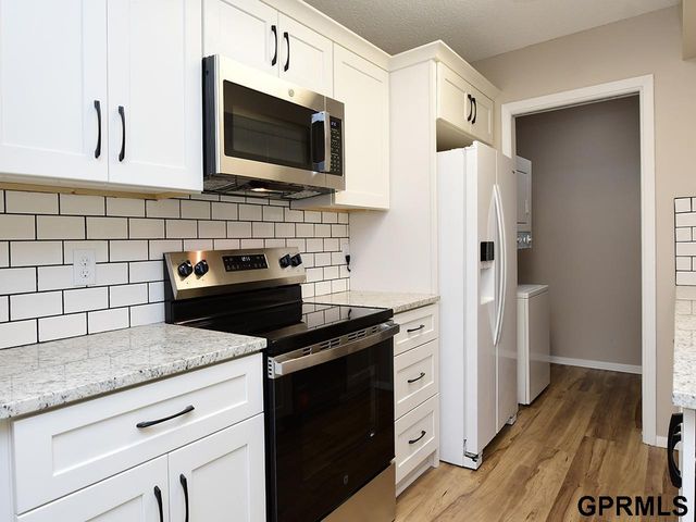 2205 Sandstone Road, Lincoln, NE 68512