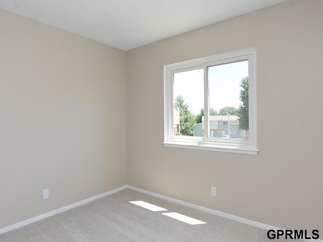 2205 Sandstone Road, Lincoln, NE 68512