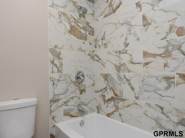 2205 Sandstone Road, Lincoln, NE 68512