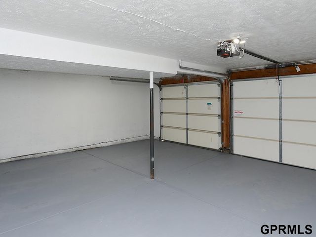 2205 Sandstone Road, Lincoln, NE 68512