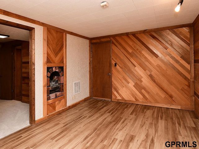 2205 Sandstone Road, Lincoln, NE 68512