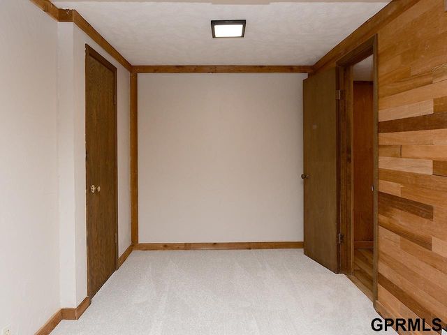 2205 Sandstone Road, Lincoln, NE 68512