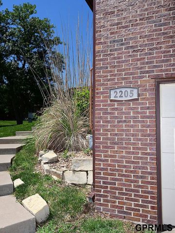 2205 Sandstone Road, Lincoln, NE 68512