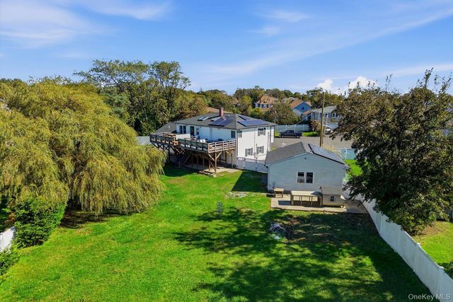 10 Gale Court, Patchogue, NY 11772