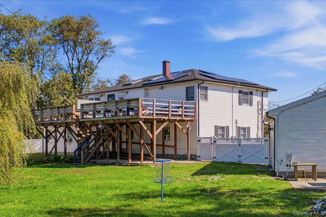 10 Gale Court, Patchogue, NY 11772