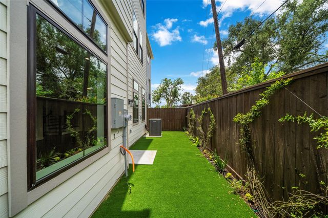 1705 Bologna Lane, Houston, TX 77055