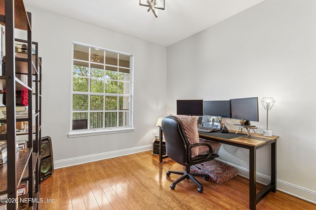 10550 BAYMEADOWS Road 930, Jacksonville, FL 32256