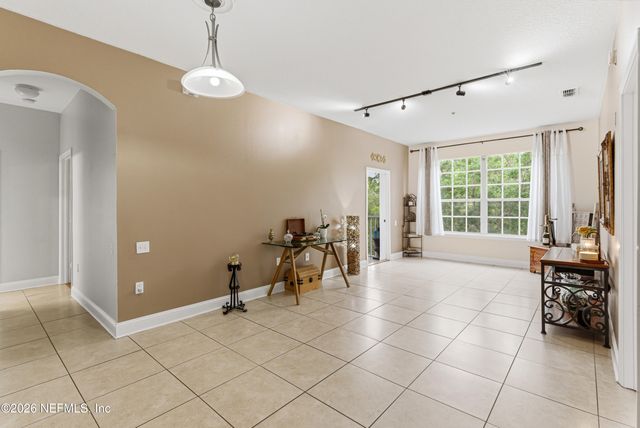 10550 BAYMEADOWS Road 930, Jacksonville, FL 32256