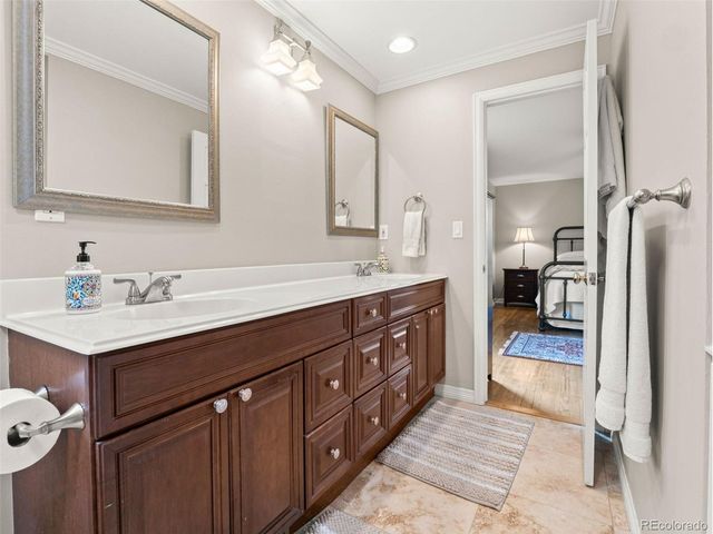 9880 E Chenango Ave, Greenwood Village, CO 80111