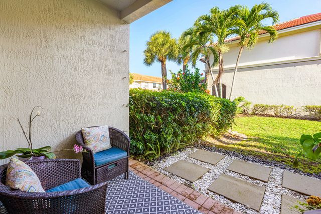 6102 Seminole Gardens Circle, Riviera Beach, FL 33418