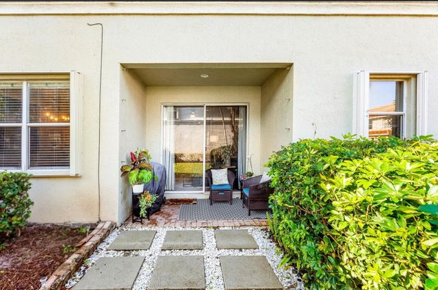 6102 Seminole Gardens Circle, Riviera Beach, FL 33418