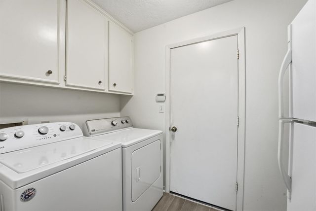 2513 Country Club Boulevard, Sugar Land, TX 77478