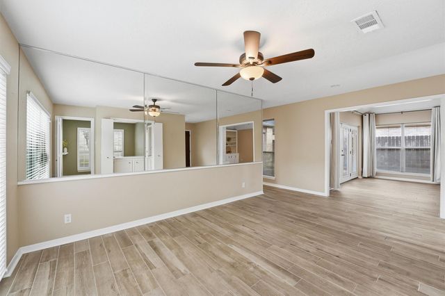 2513 Country Club Boulevard, Sugar Land, TX 77478