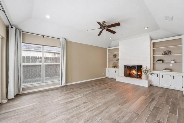 2513 Country Club Boulevard, Sugar Land, TX 77478