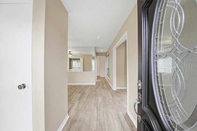 2513 Country Club Boulevard, Sugar Land, TX 77478