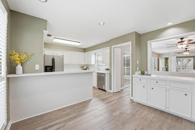 2513 Country Club Boulevard, Sugar Land, TX 77478