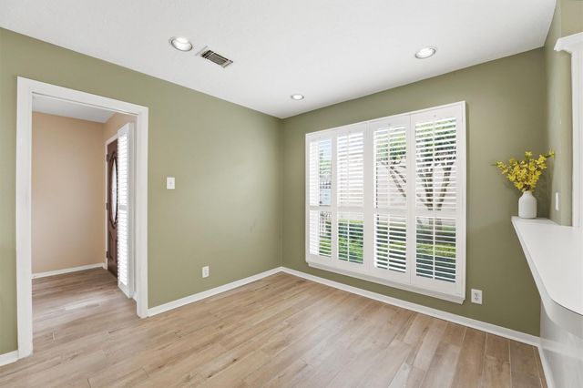 2513 Country Club Boulevard, Sugar Land, TX 77478