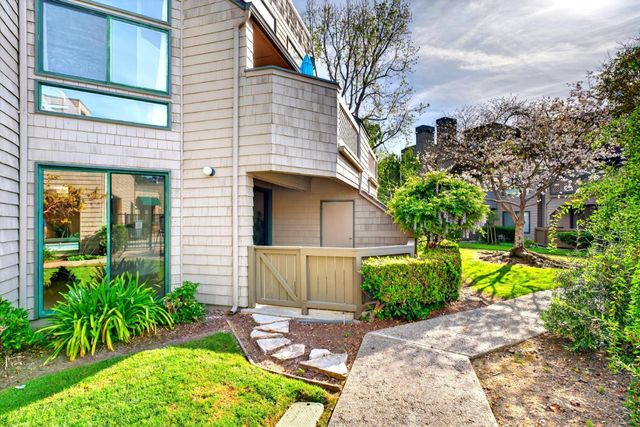 9 Cove Lane, Redwood City, CA 94065