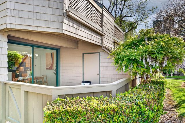 9 Cove Lane, Redwood City, CA 94065