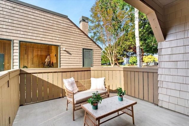 9 Cove Lane, Redwood City, CA 94065