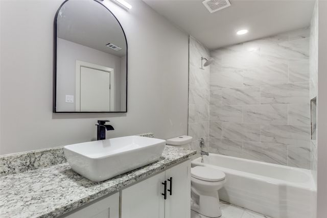 3400 8th Avenue, Fort Worth, TX 76110