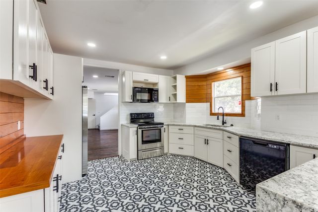 3400 8th Avenue, Fort Worth, TX 76110