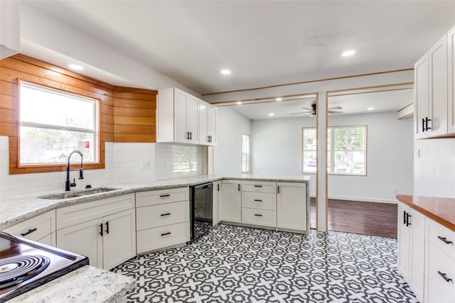 3400 8th Avenue, Fort Worth, TX 76110