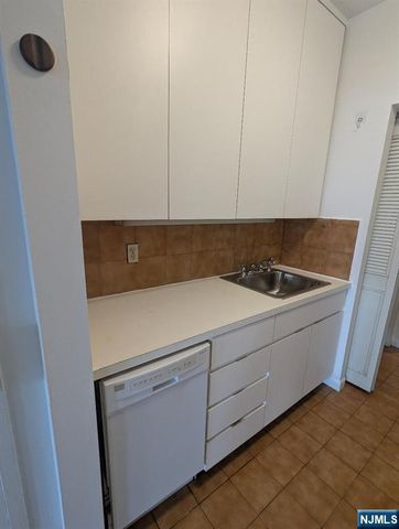 963 Boulevard East 2-3, Weehawken, NJ 07086