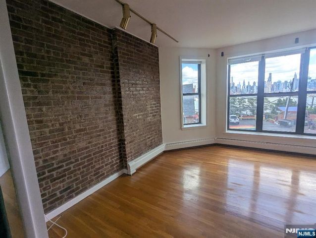 963 Boulevard East 2-3, Weehawken, NJ 07086