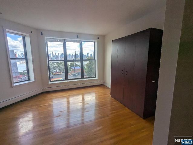 963 Boulevard East 2-3, Weehawken, NJ 07086