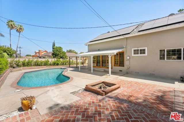 6525 Lubao Avenue, Los Angeles, CA 91367