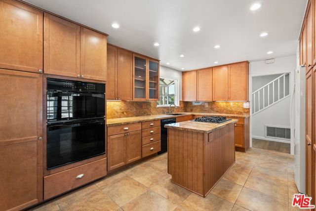 6525 Lubao Avenue, Los Angeles, CA 91367