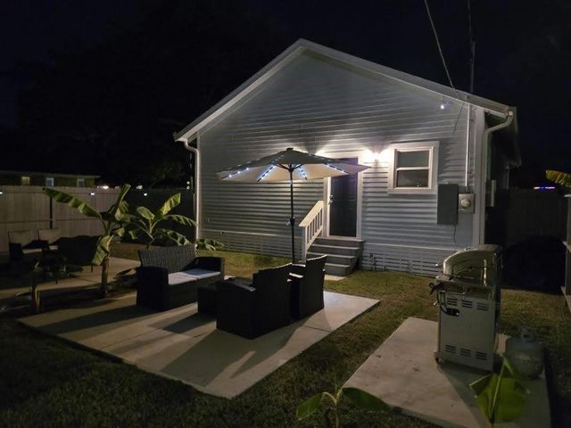 4702 Avenue N 1/2 Avenue, Galveston, TX 77551
