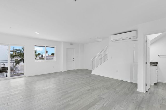 10877 Overseas Hwy Apt 6, Marathon, FL 33050