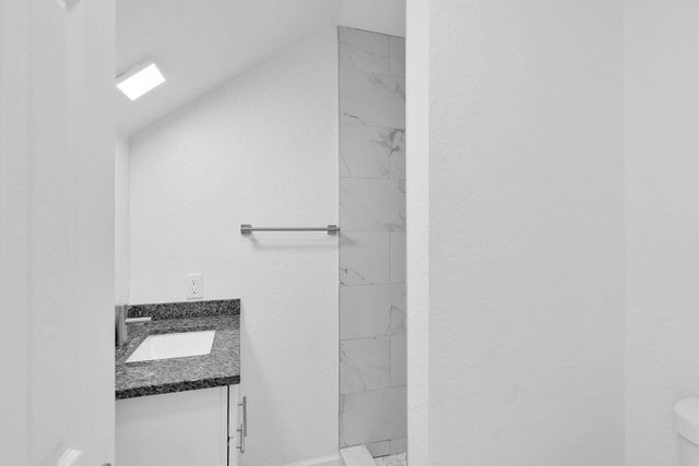 10877 Overseas Hwy Apt 6, Marathon, FL 33050