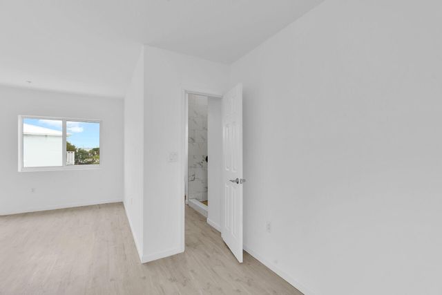 10877 Overseas Hwy Apt 6, Marathon, FL 33050