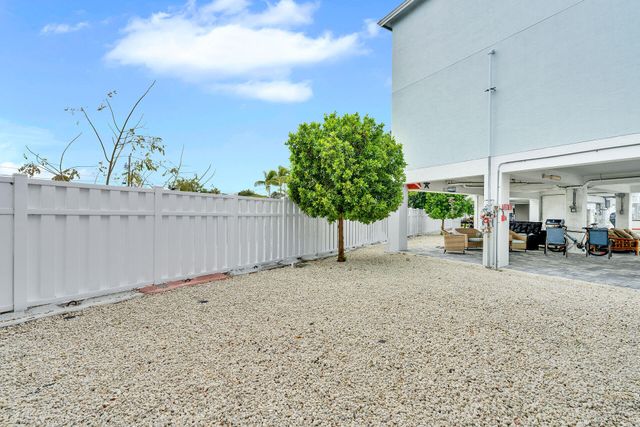 10877 Overseas Hwy Apt 6, Marathon, FL 33050