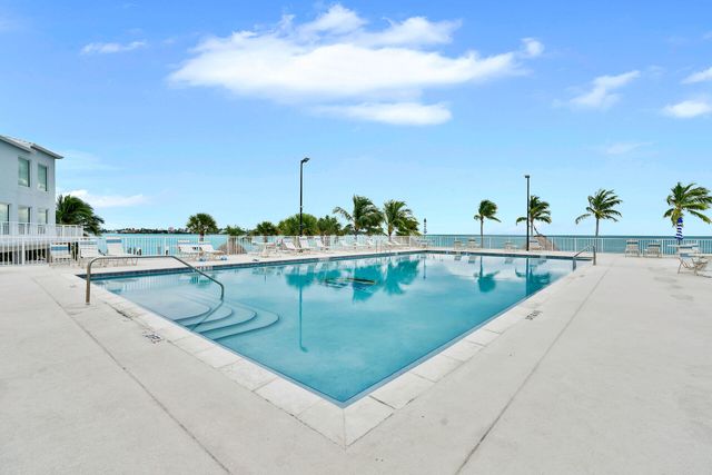10877 Overseas Hwy Apt 6, Marathon, FL 33050