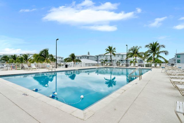 10877 Overseas Hwy Apt 6, Marathon, FL 33050