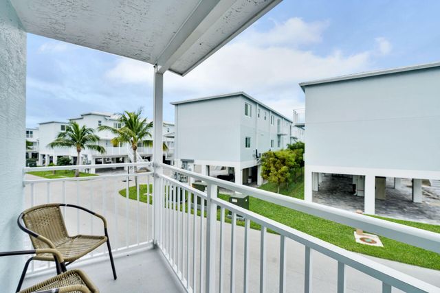10877 Overseas Hwy Apt 6, Marathon, FL 33050