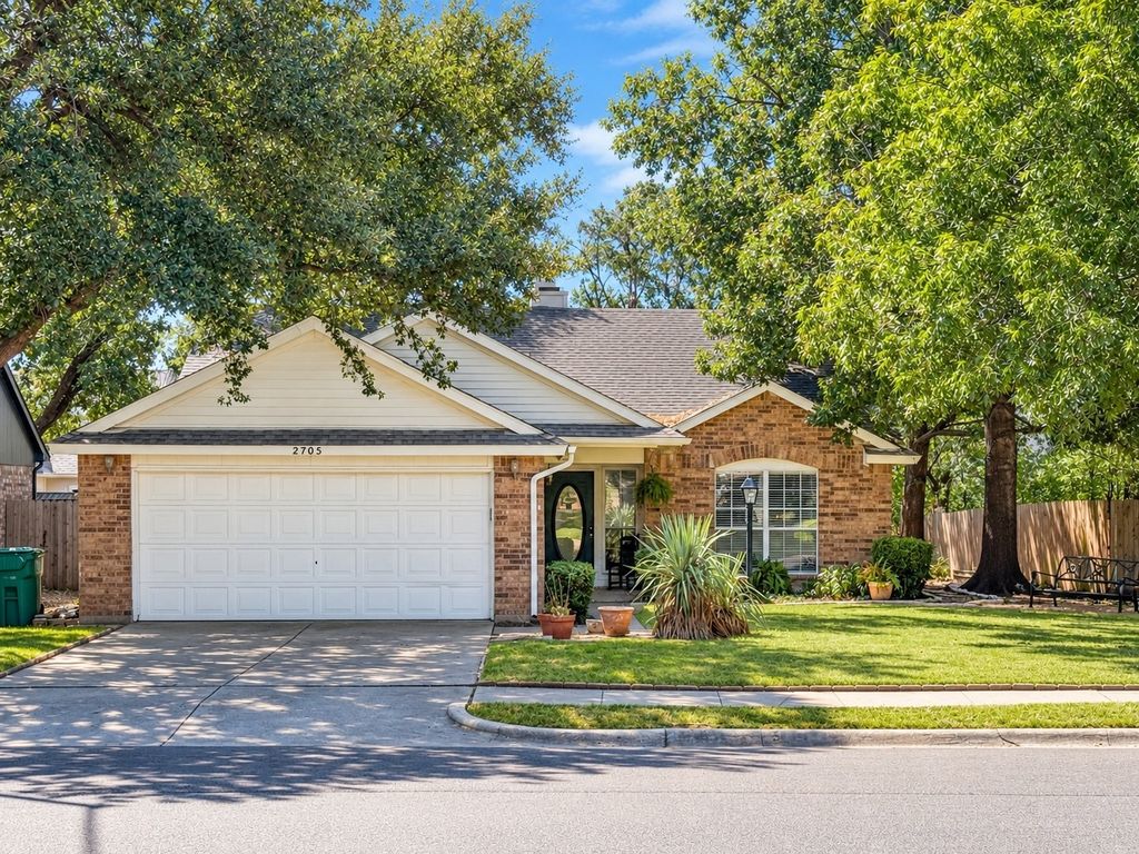 2705 Thunderbird Drive, Denton, TX 76207 — exterior