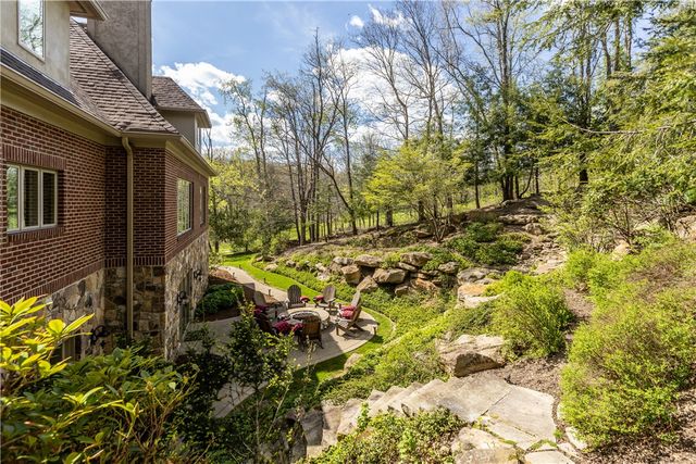 29 Virginia Lane, Cecil, PA 15317