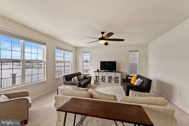 170 SHALLOW CREEK DR, Ranson, WV 25438