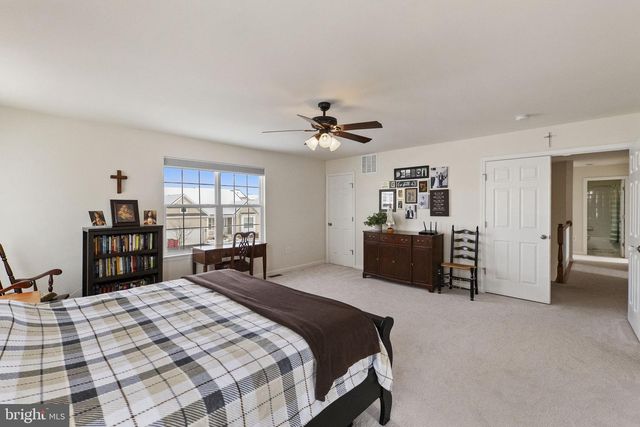 170 SHALLOW CREEK DR, Ranson, WV 25438