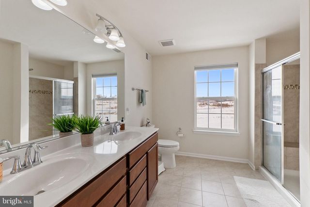 170 SHALLOW CREEK DR, Ranson, WV 25438