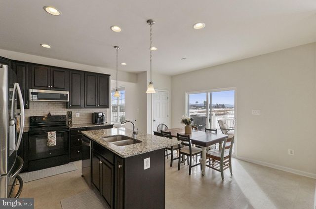 170 SHALLOW CREEK DR, Ranson, WV 25438